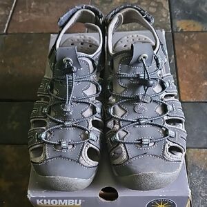 Khombu Womens Crystal Grey Sandals